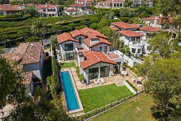 16 PELICAN PT