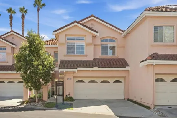 2112 VIZCAYA WAY