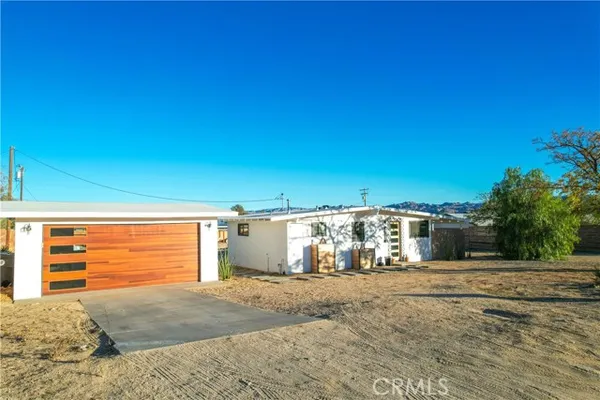 4727 AVENIDA LA FLORA DESIERTA