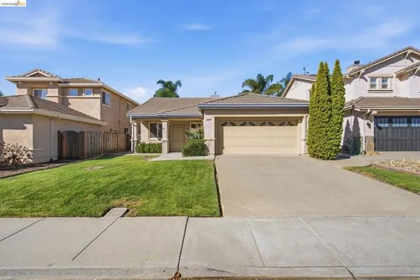 923 BLOSSOM DR
