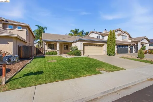 923 BLOSSOM DR