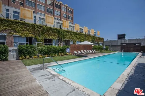 1850 INDUSTRIAL ST 607