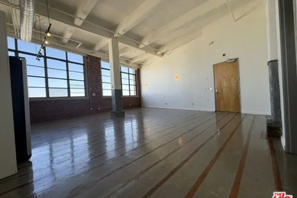 1850 INDUSTRIAL ST 607