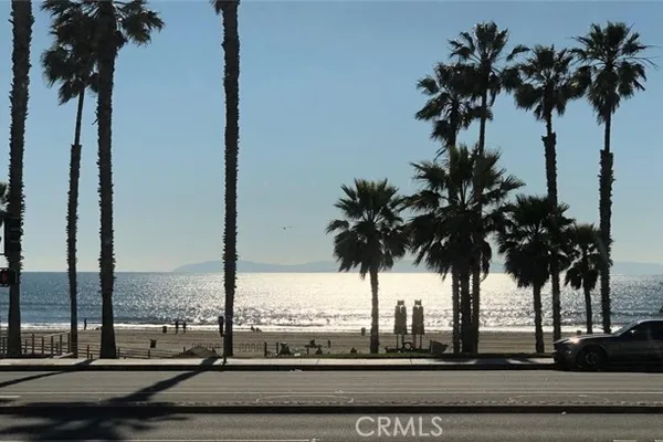 900 PACIFIC COAST