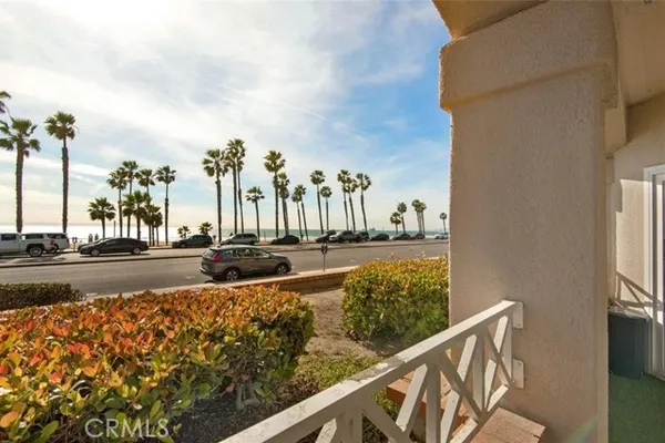 900 PACIFIC COAST