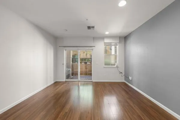 88 N JACKSON AVE 114
