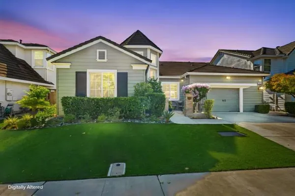 1480 EASTLAKE CIR