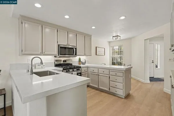 414 TRAILHEAD WAY