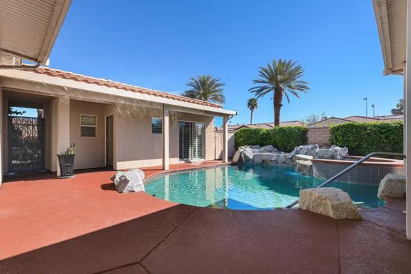 77 CLAVEL CT