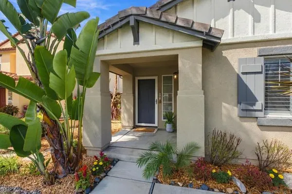 1053 MANTECA DR