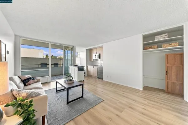 2550 DANA ST 3H