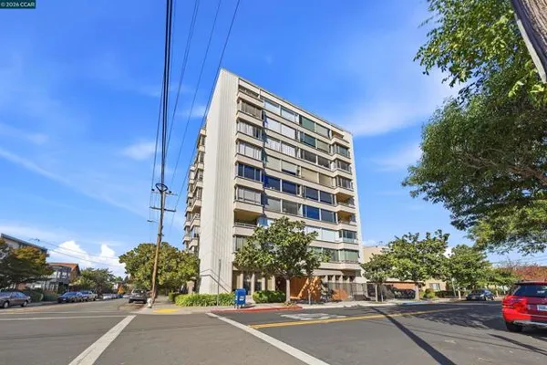 2550 DANA ST 3H