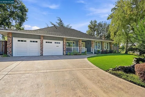 303 CALLE LA MESA