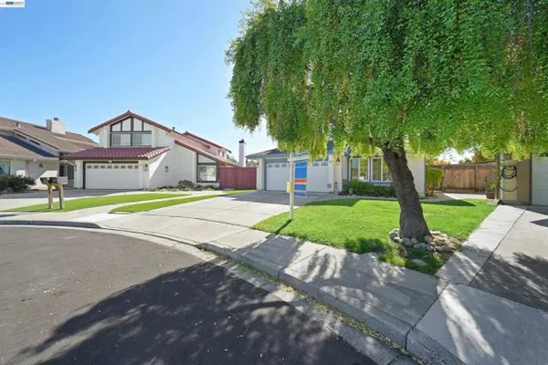 32808 OAKDALE CT