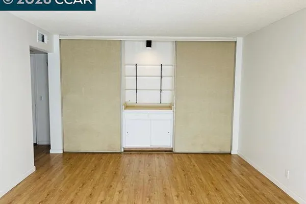480 N CIVIC DR 103