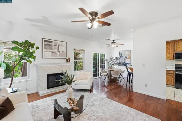 142 HARRIS CIR