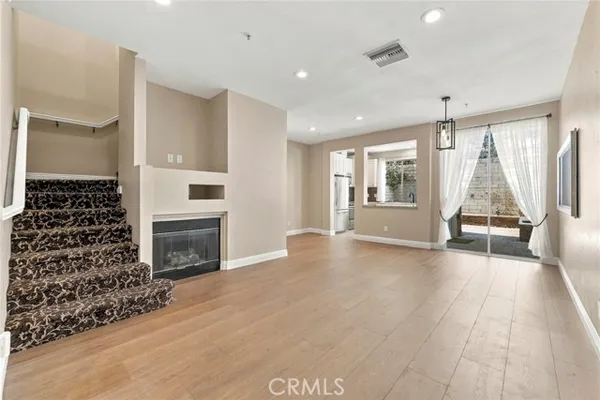 1513 ISMAIL PL