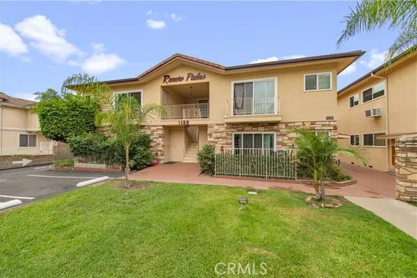 1122 W HUNTINGTON DR 9