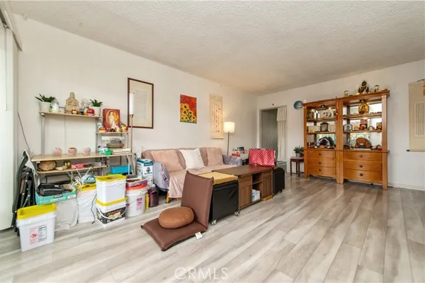 1122 W HUNTINGTON DR 9