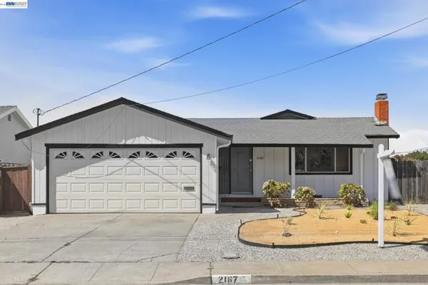 2167 CYPRESS AVE