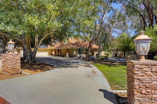 15311 CRESTVIEW CT