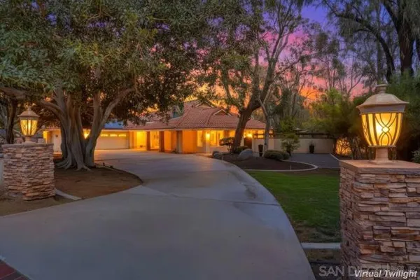 15311 CRESTVIEW CT