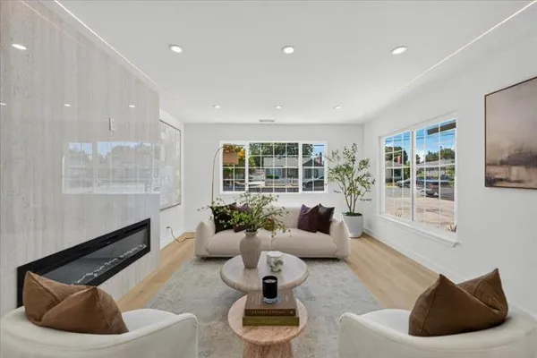 2253 MAYWOOD AVE