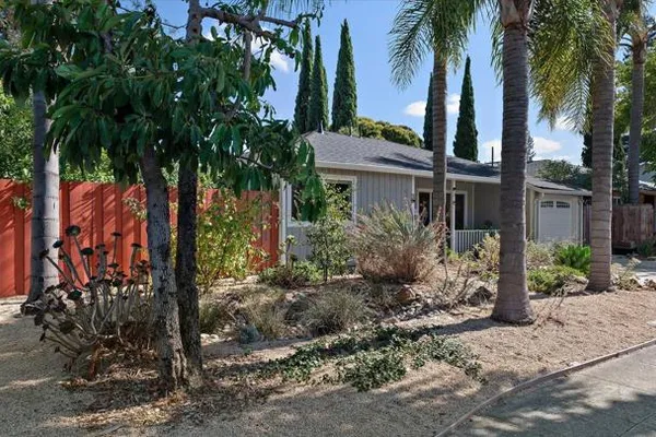 3 GARDEN ST