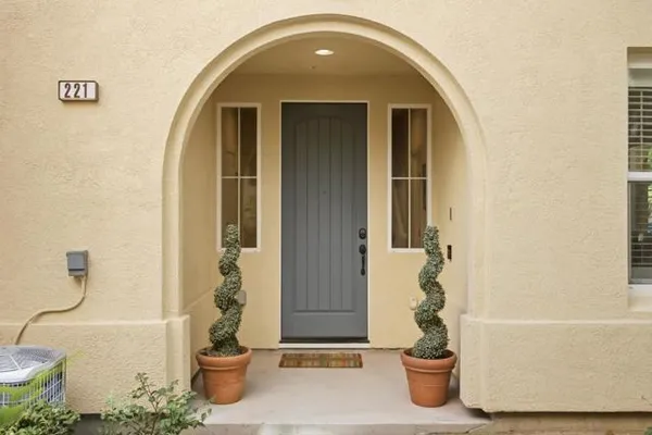221 DALI AVE