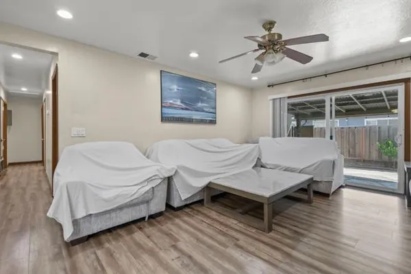 123 WENDY CT