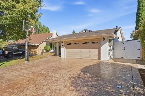 206 SHERRY CT