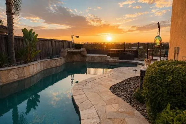 2327 CLEARCREST LN
