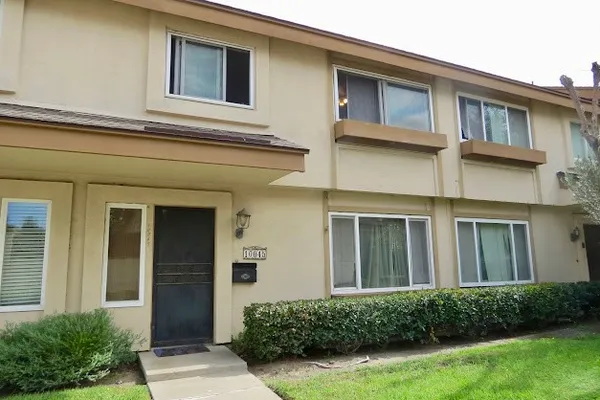 10045 KARMONT AVE