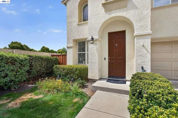 4252 ESCUDO CT