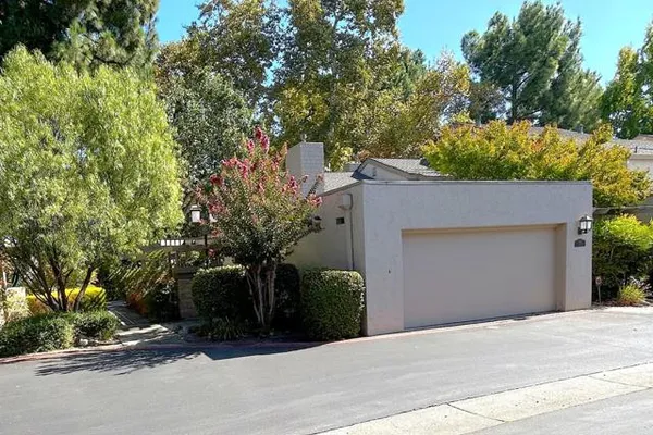1610 SPARKLING WAY