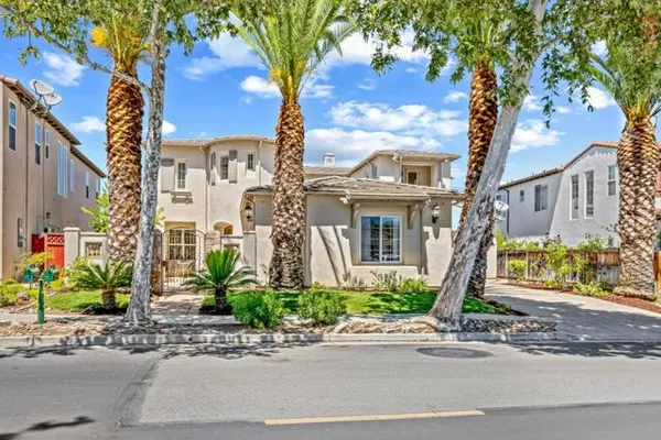 2520 CLUB DR