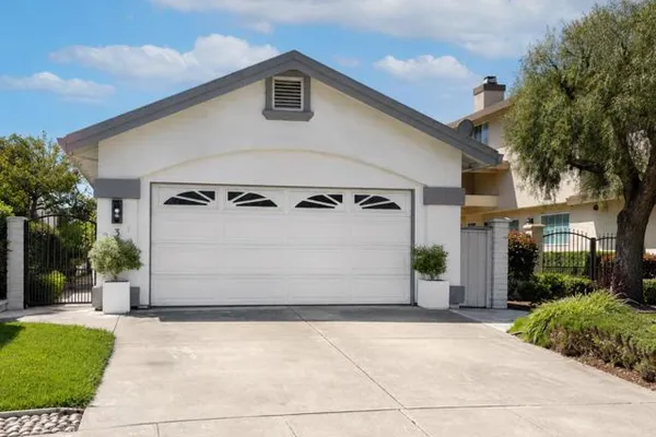 231 MONTCLAIR LN