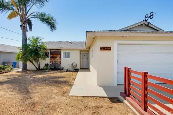 4925 SIESTA DR
