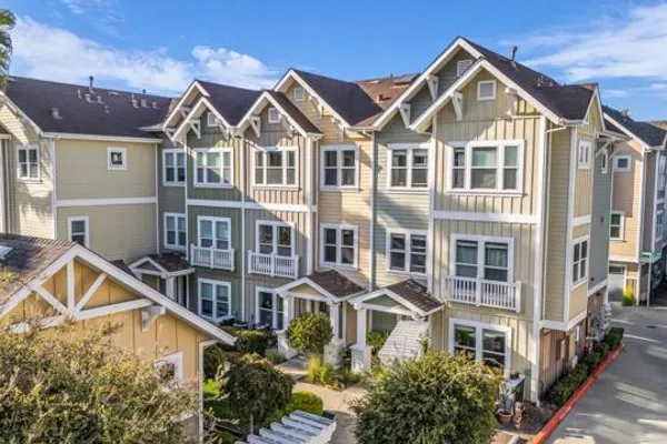 1903 CAMBRIDGE DR