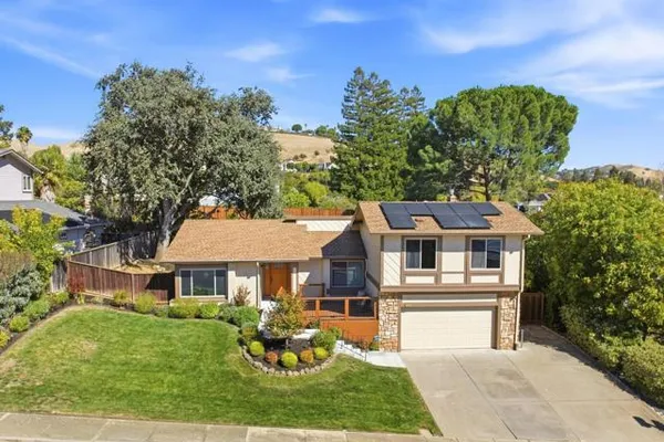 1859 YOLANDA CIR