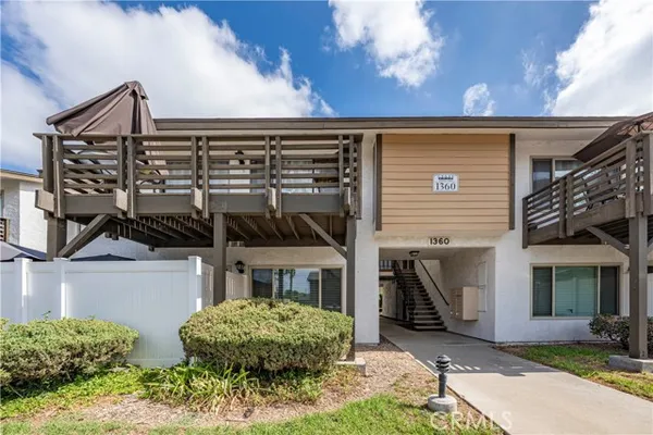 1360 W LAMBERT RD 95