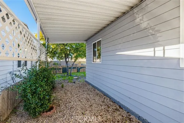 1212 H ST 21
