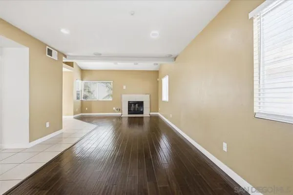 3143 LAMAR CT