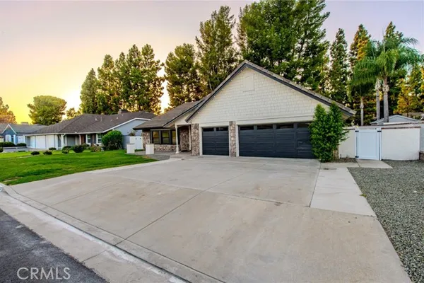 4309 CAMPHOR AVE