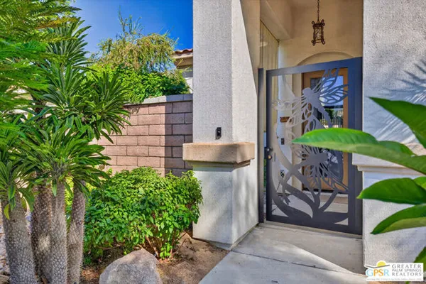 92 CLAVEL CT