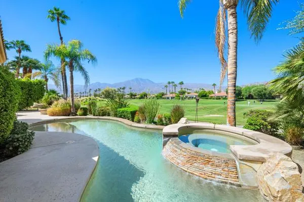 56011 WINGED FOOT