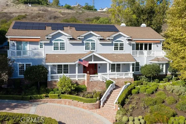 19041 CERRO VILLA DR