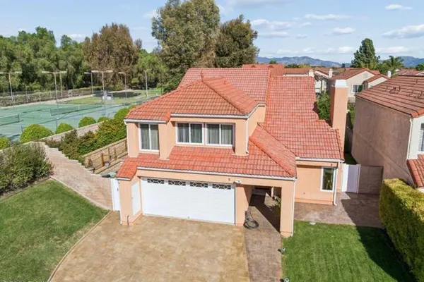 2526 GLENHURST CT