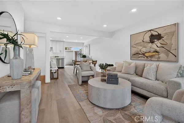 4588 JAMESTOWN DR