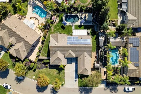 493 QUAIL GLEN DR